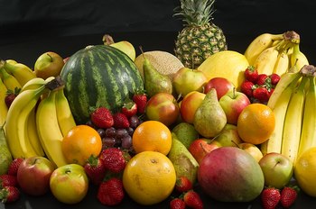 1024px-Culinary_fruits_front_view.jpg